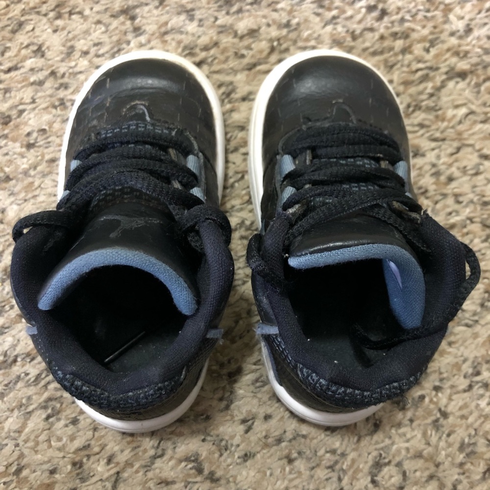 Little Checkered Jordan’s - Picture 4 of 8
